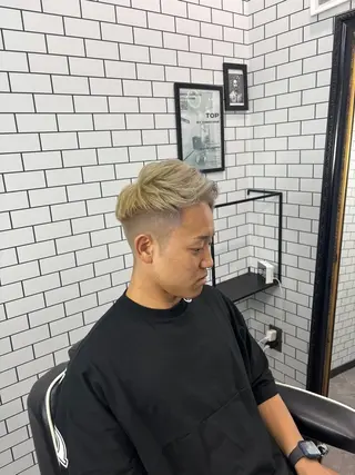 ショート カラー メンズ 戸辺 羅夢のヘアスタイル