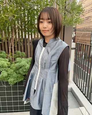 ミディアム カラー iet.所属・ウルフ/ボブ/耳ツボ ジュエリー◎ricoのヘアスタイル