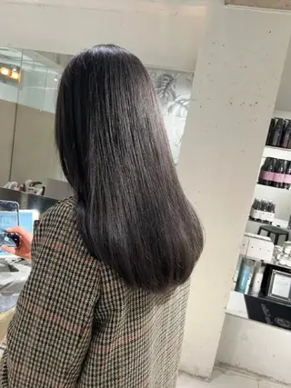 セミロング 優 ／表参道のヘアスタイル