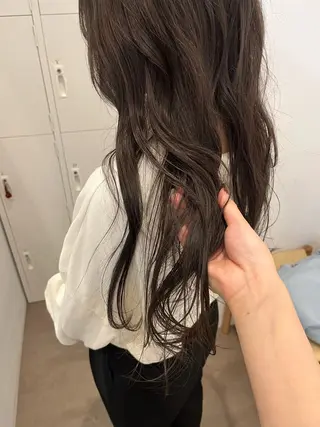 ロング カラー フクシママユ / 柔らかカラーのヘアスタイル