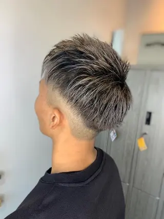 カラー メンズ 透け感✨ダメージレス カラーHana🤍のヘアスタイル