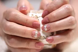 ネイル ママリンド　志村坂上店所属・しみ えんのネイルデザイン