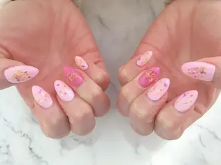 ネイル ネイル＆フラワーサロン〜Ri✦hiro〜鳥栖店所属・HIRATA RIEのネイルデザイン