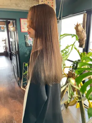 ロング カラー vivre libre所属・仲村 真里奈のヘアスタイル