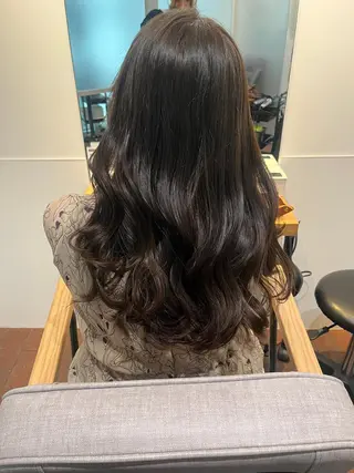 ロング カラー Sill所属・片岡 由依のヘアスタイル