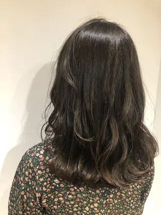 ミディアム scene.池袋所属・scene. haraのヘアスタイル