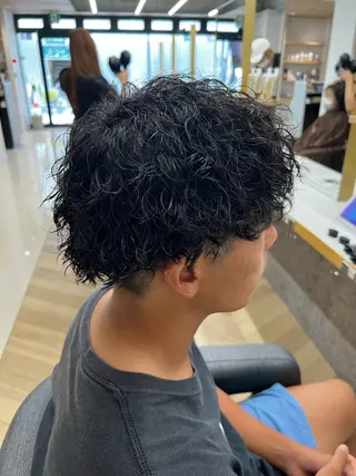 ミディアム パーマ メンズ 🪐メンズ特化 ヤマクラ　タイキのヘアスタイル