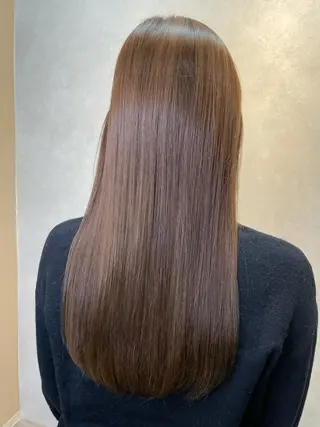 セミロング esse大阪茶屋町店所属・レイヤーカット 新井田陽寿のヘアスタイル