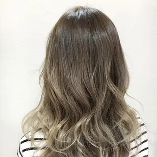 ミディアム セミロング 山田 守のヘアスタイル