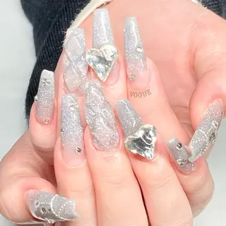 ネイル VOGUE ×SWANのネイルデザイン