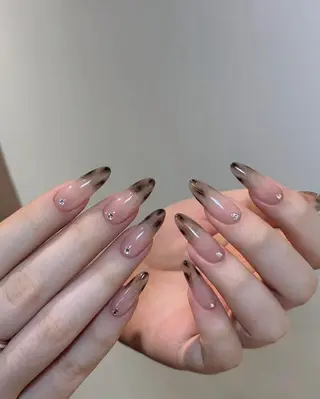 ネイル T•Lee Nailsalon所属・Lily. Leeのネイルデザイン