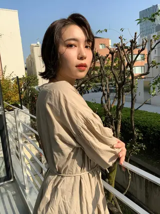 ショート カラー パーマ ヘアアレンジ メンズ キッズ ネイル マツエク・マツパ viewstokyo所属・mana 暖色カラーカットのヘアスタイル