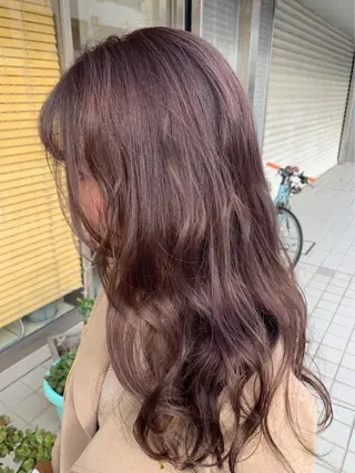ロング カラー スズキ シオリのヘアスタイル