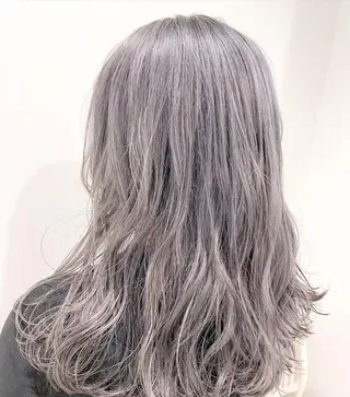 セミロング カラー ハイライト/ブリーチ バレイヤージュ関佳祐のヘアスタイル