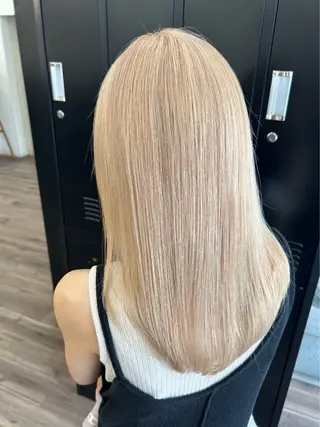セミロング 鈴木 綾乃のヘアスタイル