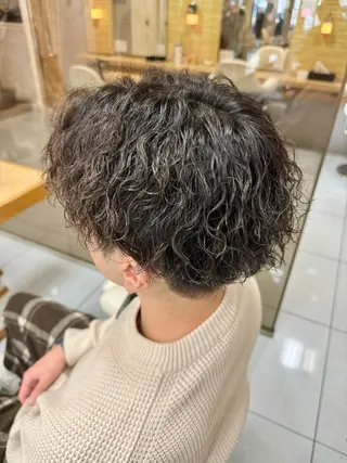 パーマ メンズ 韓国レイヤーカット/ くすみカラー/モモのヘアスタイル