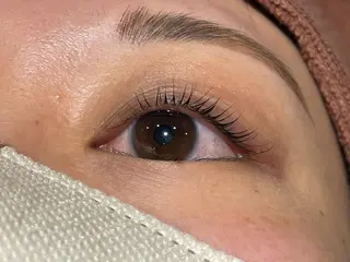 マツエク・マツパ 桑田 新菜のヘアスタイル