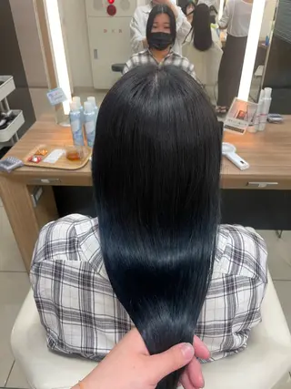 セミロング カラー ハイトーン/パーソナ ルカラー診断・ユキノのヘアスタイル
