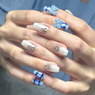 ミディアム &Nail:アンドネイルコロン所属・&Nail: アンドネイルコロンのネイルデザイン