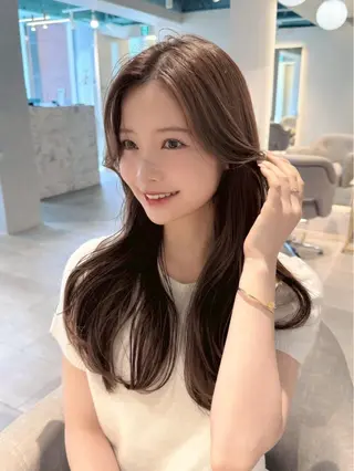 ロング 銀座🪄momo🪄 カラートリートメントのヘアスタイル