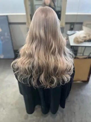 ロング カラー Mariana雛/ ブリーチ/ハイライトのヘアスタイル