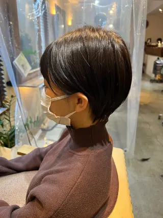 ショート カラー putri 川邉 優花のヘアスタイル