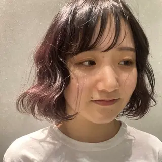 ミディアム カラー 辰巳 遥萌のヘアスタイル