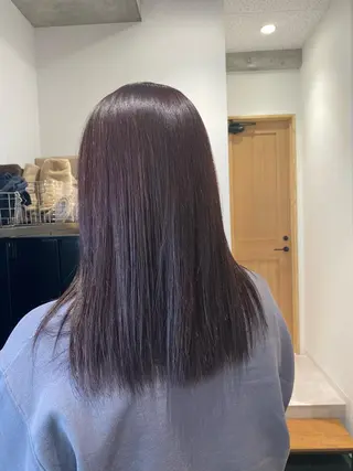 セミロング fumi🪞血色感 アップ艶カラーのヘアスタイル