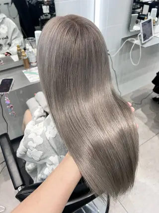 ロング ハイトーン🐆 うる艶カラー🎀のヘアスタイル