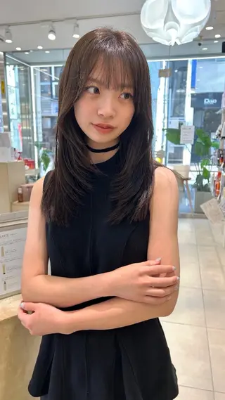 セミロング オカモト ケイのヘアスタイル