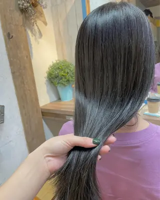ミディアム カワシマ セイカのヘアスタイル