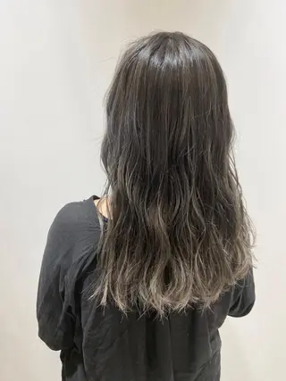 セミロング カラー 🐺ウルフ/レイヤー 似合わせ‎🤍沙羅のヘアスタイル