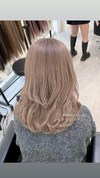 ミディアム カラー ミルクティーベージュ /ピンク/大阪/堀江のヘアスタイル