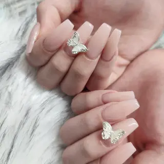 ネイル RUNWAY 　　の眉毛・アイブロウイメージ