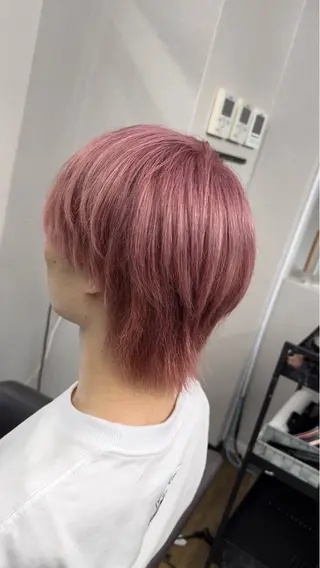 メンズ 奥本 侑 ハイトーン、髪質改善のヘアスタイル