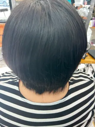 ショート カラー 雨とランプ所属・永木 楓のヘアスタイル