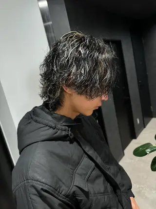 メンズ カラー メンズパーマ と言えばkaedeのヘアスタイル