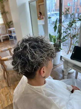 パーマ メンズ 西浦 悠斗のヘアスタイル