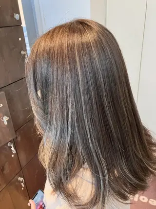 ミディアム カラー 奥谷 美代子のヘアスタイル