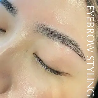 アイブロウ ANDO HIKARIのヘアスタイル