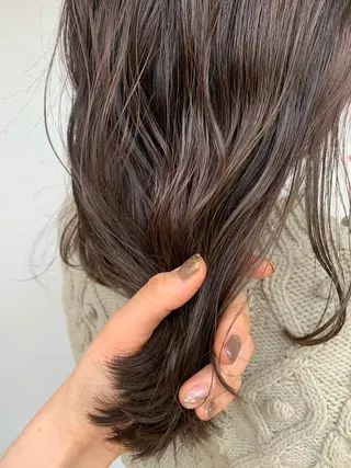 セミロング カラー パーマ ヘアアレンジ putri 川邉 優花のヘアスタイル