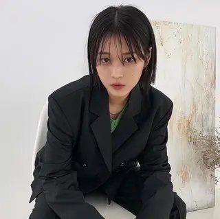 ミディアム カラー nonoka オリーブ/グレージュのヘアスタイル