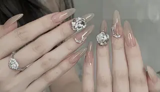 ネイル YUYI.nail salon所属・Mi Naのネイルデザイン