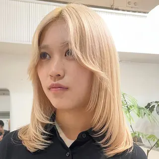 セミロング カラー meme原宿所属・ブロンド・ハイトーン ／遠藤将太のヘアスタイル