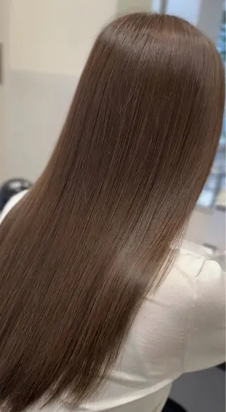 ロング IVE所属・透け感カラー 髪質改善🫧Annaのヘアスタイル