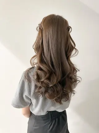 ロング カラー ヘアアレンジ autre所属・大久保 ひでなりのヘアスタイル