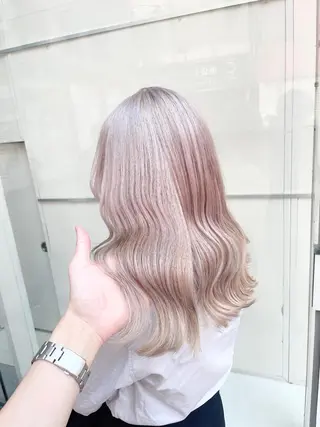 ミディアム カラー 🩵ハイトーン 美咲🩵のヘアスタイル
