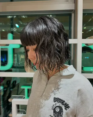 ショート パーマ ゆい/パーマ/レイヤ ー/似合わせカラーのヘアスタイル