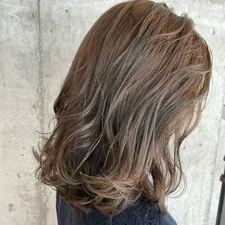 セミロング カラー カラー特化/ブリーチ ❤️🔥鈴木凱人のヘアスタイル