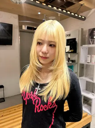セミロング ハイトーン/ブリーチ 🧁soraのヘアスタイル